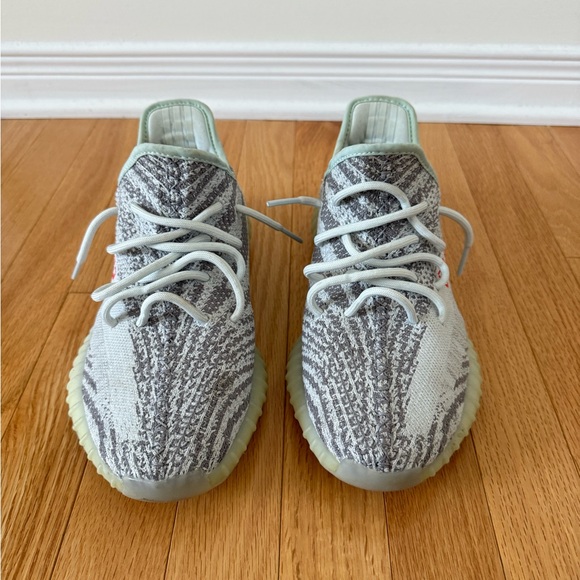 Yeezy Boost 350 V2 - Picture 2 of 4